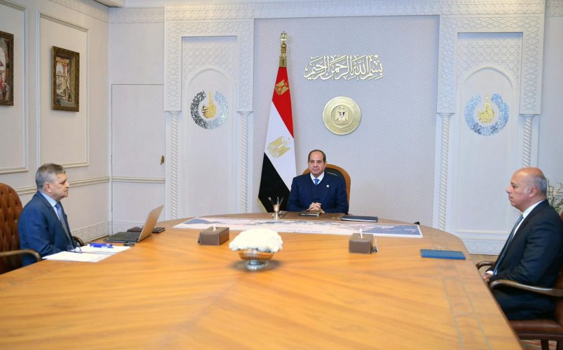 الرئيس السيسي يوجه بمُواصلة تنفيذ استراتيجية تطوير قناة السويس ومجراها الملاحي