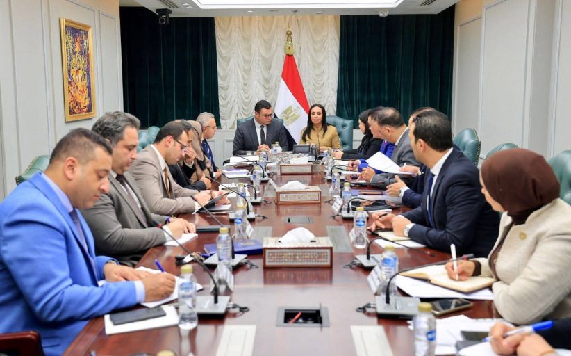 وزيرا التضامن والإسكان يناقشان سبل تيسير إجراءات التراخيص للحضانات على مستوى الجمهورية