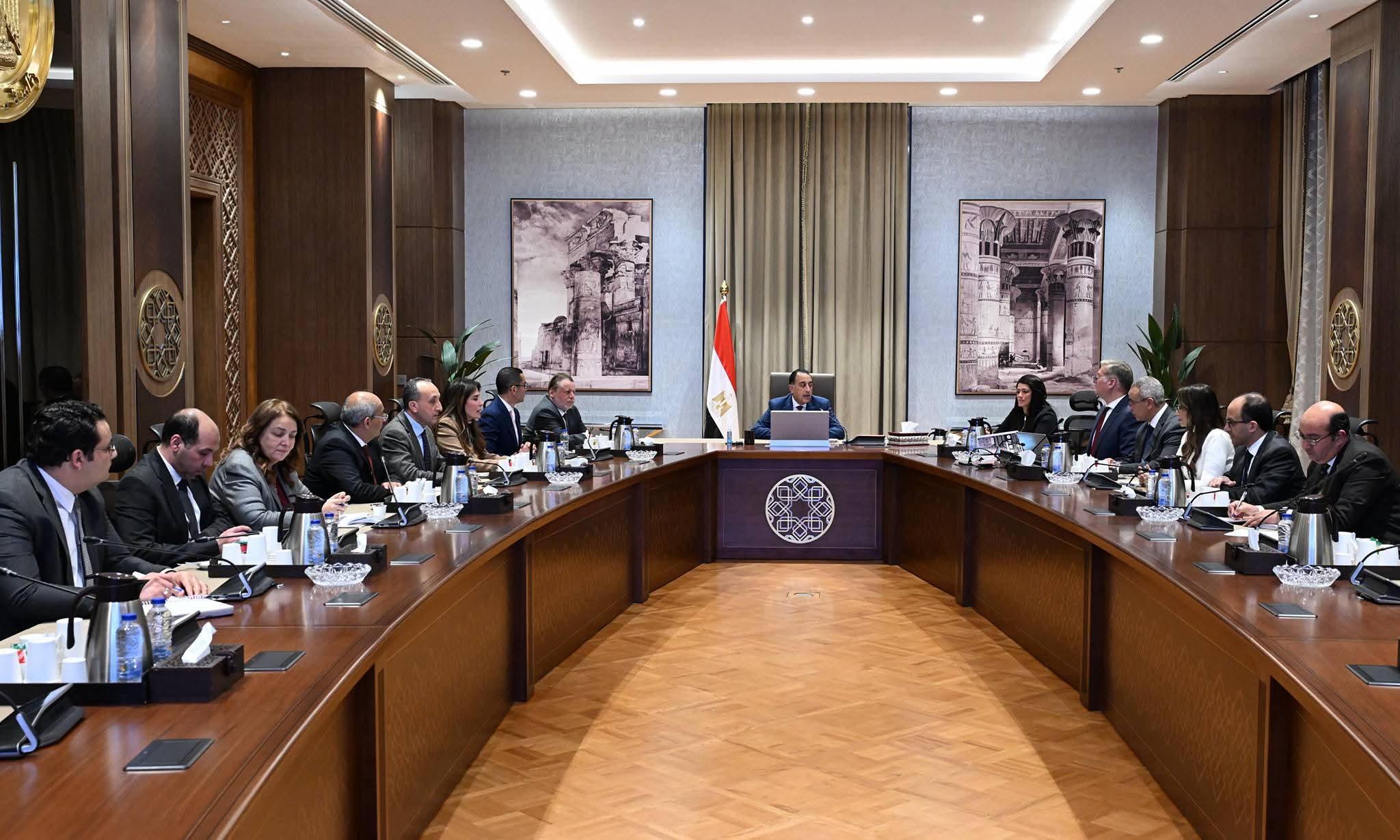 رئيس الوزراء يؤكد دعمه الكامل لمشروعات تكرير البتروكيماويات لتنفيذ خطة الاكتفاء الذاتي