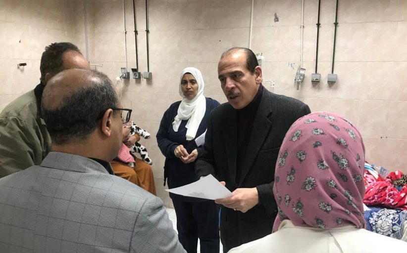نائب وزير الصحة يتفقد منشآت طبية بالجيزة ويوجه بإحالة إدارة مستشفى إمبابة العام والمتغيبين للتحقيق