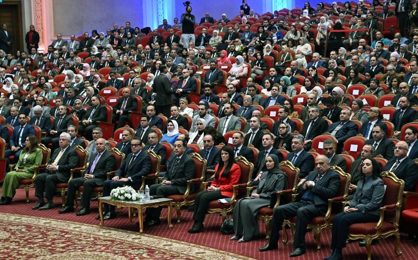 رئيس الوزراء يشهد احتفالية 