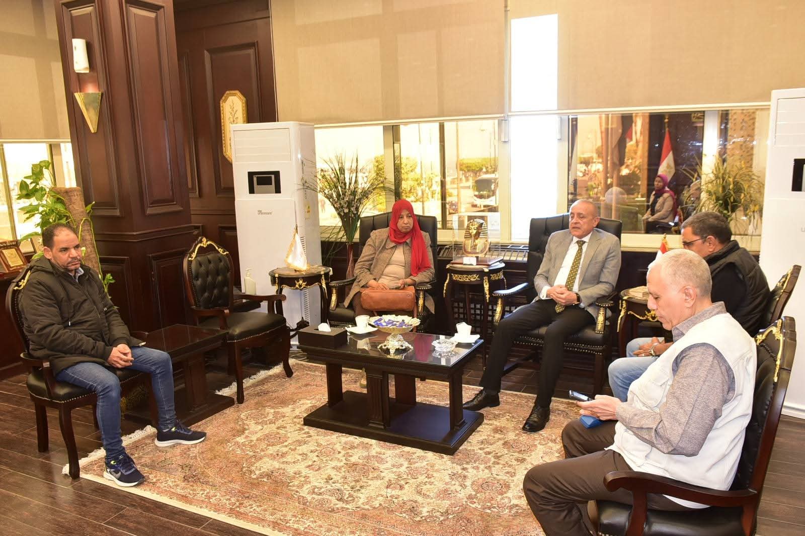 محافظ الأقصر يبحث مع رئيس «المساحة المصرية» آليات تقنين وميكنة أملاك الدولة