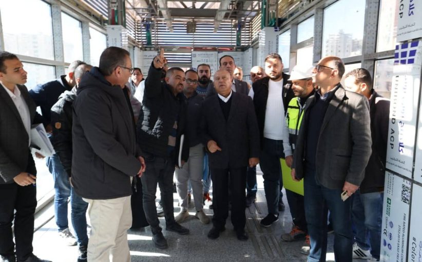 وزير الصناعة يوجه بسرعة الانتهاء من مشروع الأتوبيس الترددي BRT
