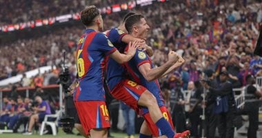 برشلونة يتوج بكأس السوبر الإسباني للمرة الـ16 بعد فوز مثير على ريال مدريد