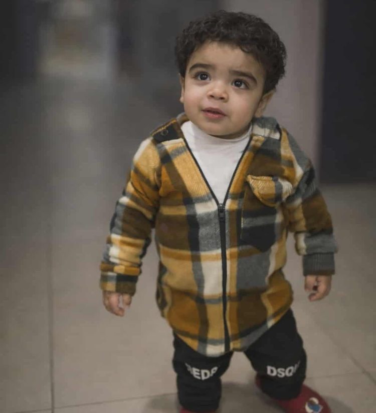 نداء الى اصحاب القلوب الرحيمة طفل يعاني من مرض وراثي نادر