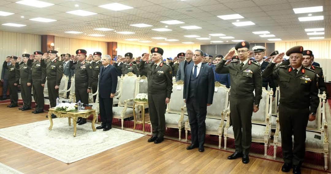 الكلية العسكرية التكنولوجية تحتفل بتخريج الدورة التدريبية الأولى لطلبة مركز التدريب المهنى التابع لهيئة قناة السويس