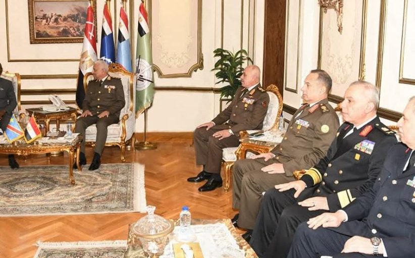 القائد العام للقوات المسلحة يلتقى نائب رئيس الوزراء ووزير الدفاع الوطنى بجمهورية الكونغو الديمقراطية