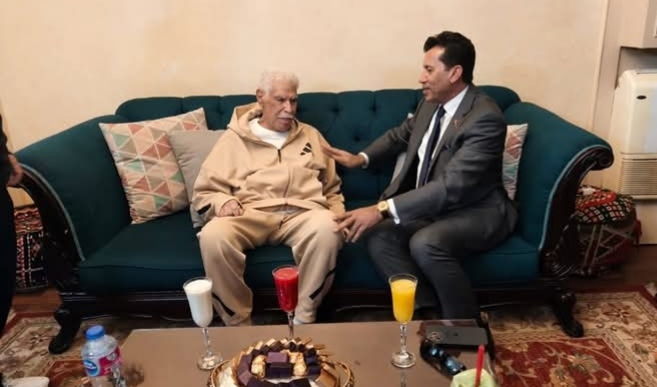 متابعة صحة الأبطال: الوزير يطمئن على الكابتن حسن شحاتة