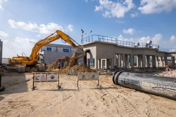 رئيس اقتصادية قناة السويس يتفقد مشروعات وادي التكنولوجيا والقنطرة غرب الصناعية