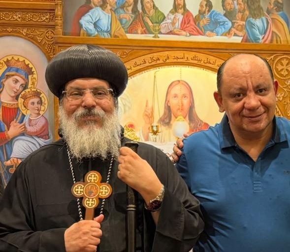 صفوت عبده نصيف رجل الاعمال يهنئ الانبا اقلاديوس  بعيد الميلاد وعيد الغطاس