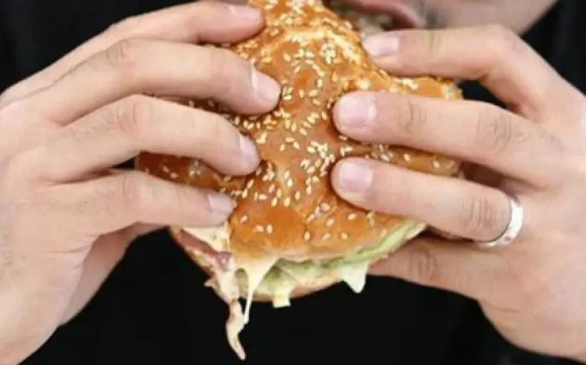 لحماية قلبك ...توقف عن الأكل لمدة ساعتين قبل النوم