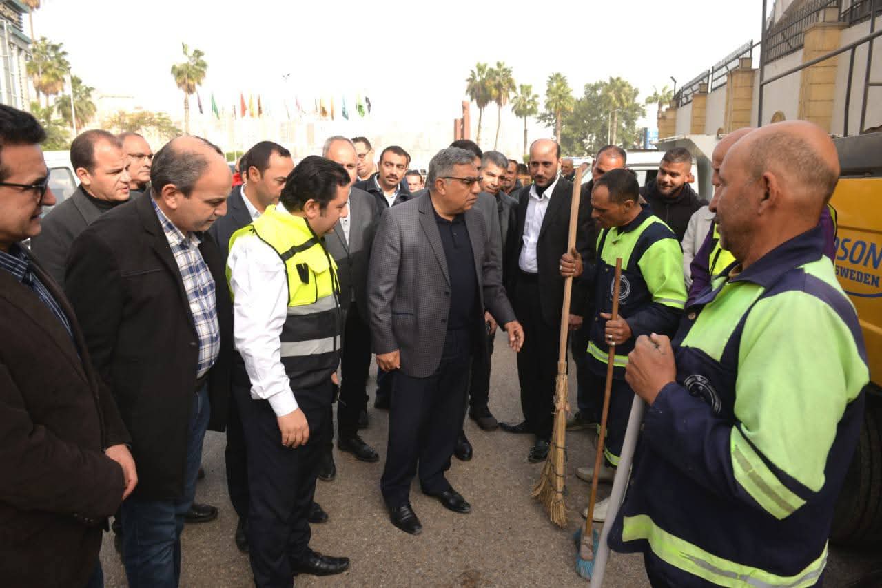 استعدادًا للعيد القومي للمحافظة.. محافظ الدقهلية يبدأ حملة مكبرة للنظافة وتجميل شوارع المنصورة 