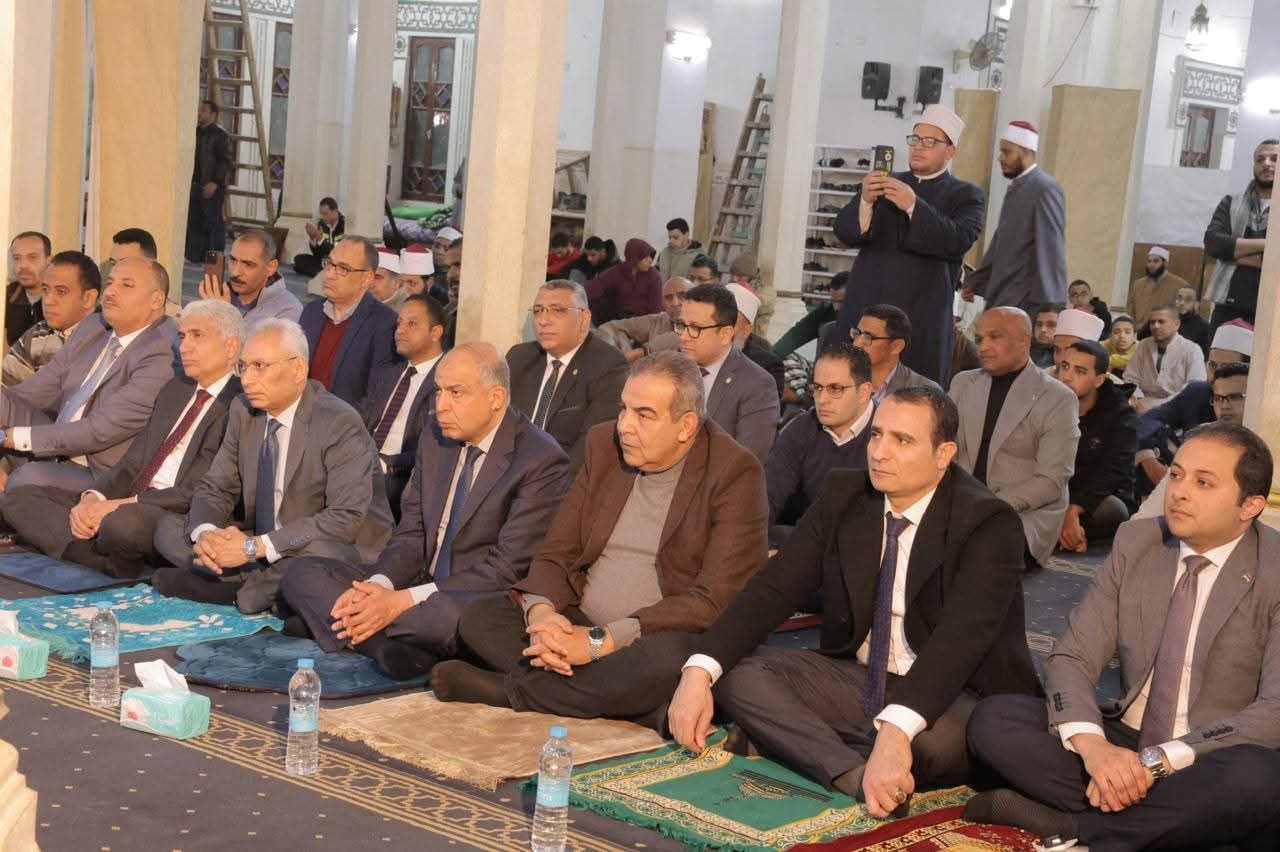 محافظ المنيا ورئيس الجامعة يشهدان احتفالية ليلة النصف من شعبان بمسجد صلاح الدين