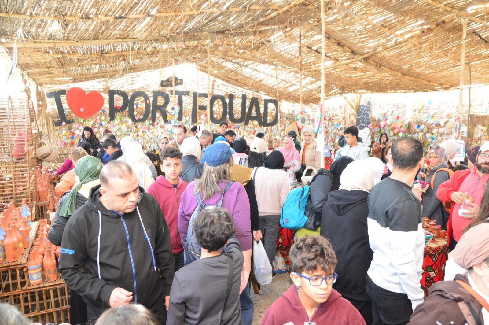 تحت شعار «صنع في مصر».. رئيس مدينة بورفؤاد يؤكد دعم شباب المستثمرين لتسويق منتجاتهم