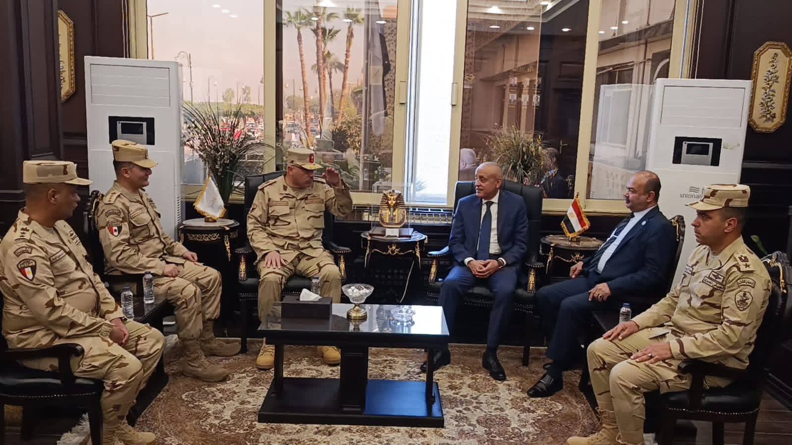 محافظ الأقصر يشارك في احتفالية يوم الشهيد ويؤكد تخليد تضحيات الأبطال