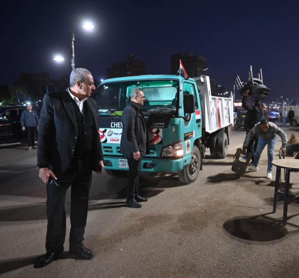 محافظ الغربية بالتنسيق مع مدير أمن الغربية في حملة ليلية موسعة لإزالة الإشغالات بمركز قطور