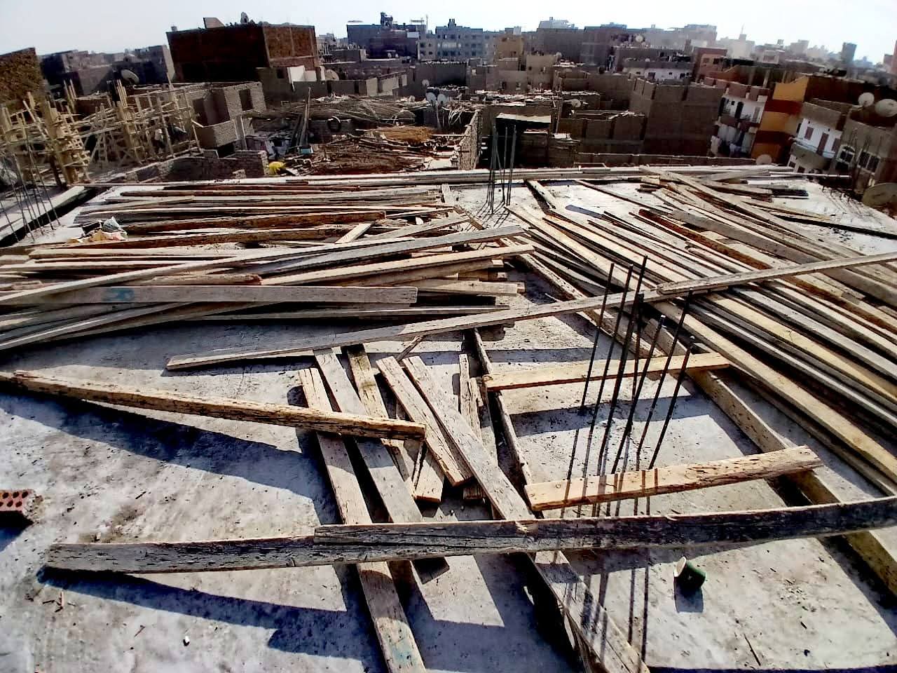 حملات مكثفة بمدينة الأقصر لإزالة مخالفات البناء في المهد