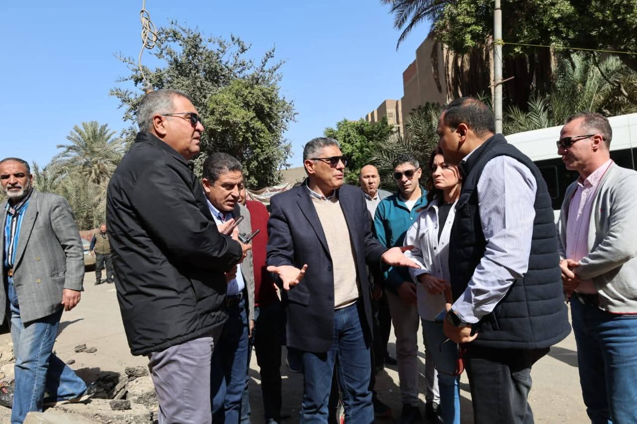 محافظ الجيزة يتفقد أعمال تطوير ورصف شارع ناهيا بدءًا من محور الفريق كمال عامر