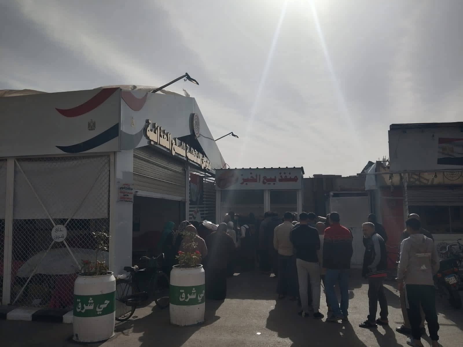 متابعة يومية لعمل المعرض الدائم للسلع الغذائية بشارع قناة السويس بالمنصورة