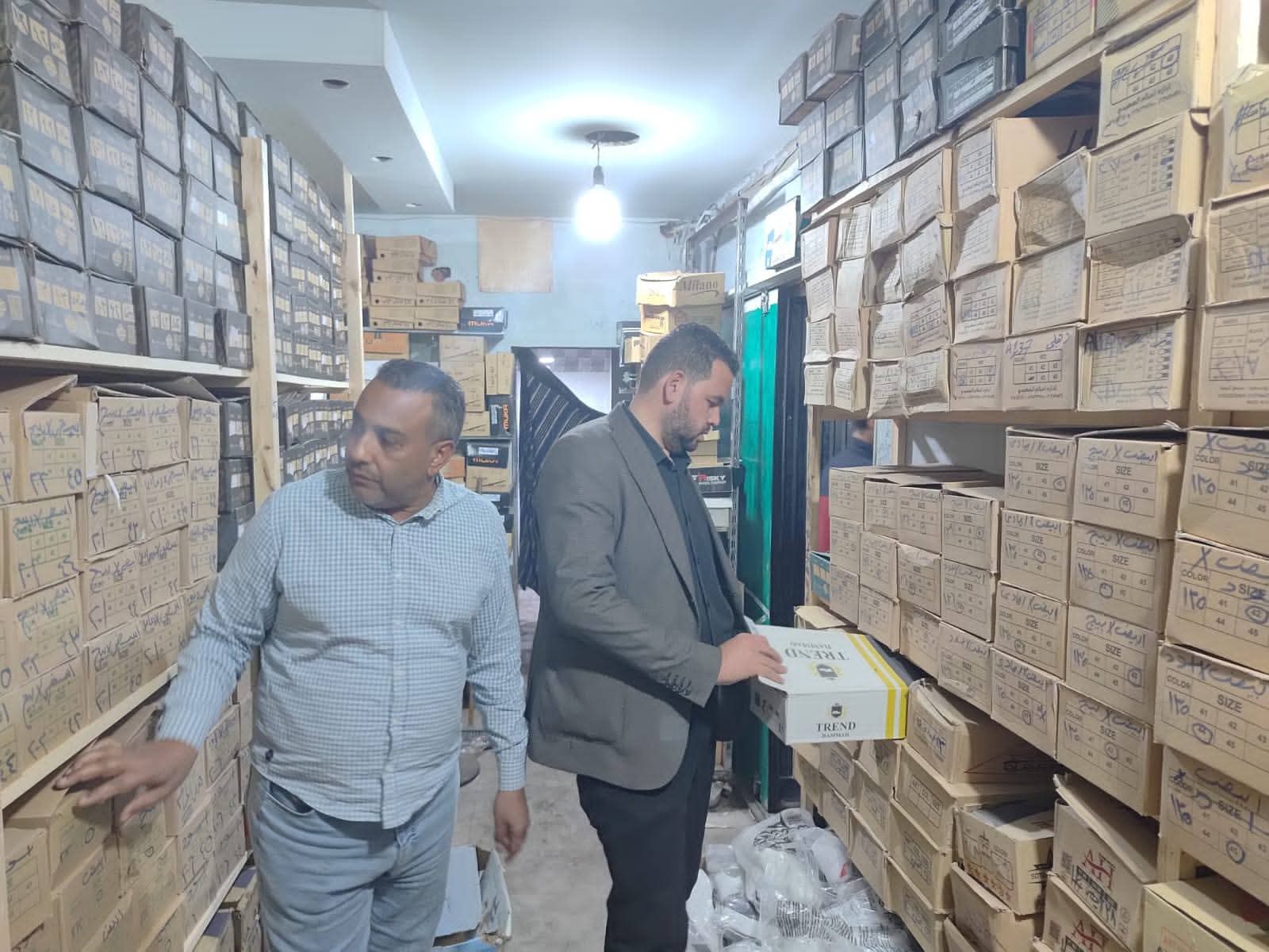 ضبط سلع مجهولة المصدر وتونة منتهية الصلاحية خلال حملات تموينية مكثفة بالأقصر