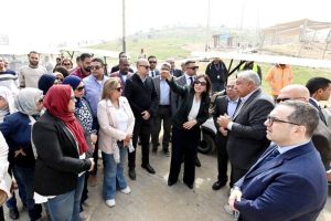 وزيرة الإسكان 