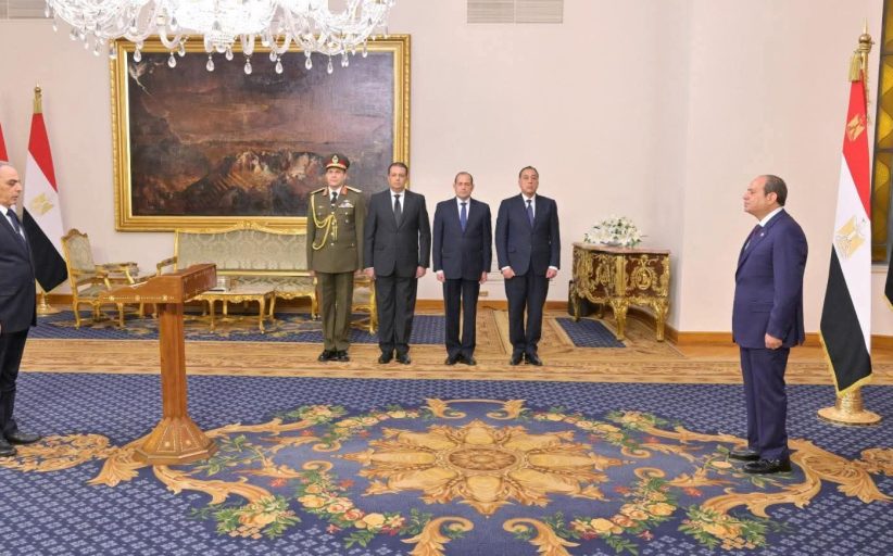 نبيل حسب الله يتولى رسميًا منصب محافظ الإسماعيلية ويؤدي اليمين الدستورية