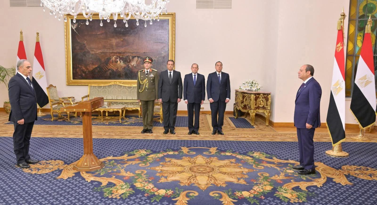 نبيل حسب الله يتولى رسميًا منصب محافظ الإسماعيلية ويؤدي اليمين الدستورية