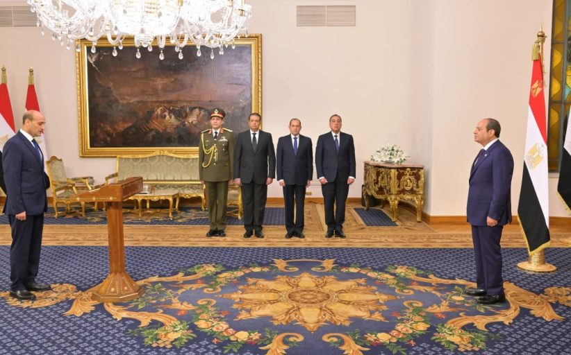 بخبرة أمنية طويلة.. اللواء محمد علوان يبدأ مهامه محافظًا لأسيوط