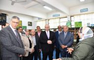جولة لمحافظ الفيوم بمدرسة الثانوية للبنات لمتابعة انتظام الدراسة ودعم تطبيقات الذكاء الاصطناعي