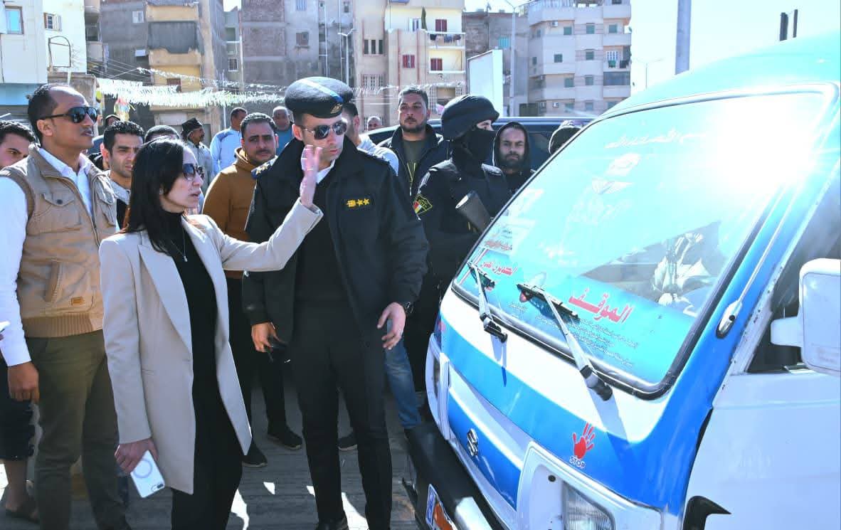 محافظ البحيرة تضبط منظومة السرفيس بدمنهور وتكثف الرقابة الميدانية