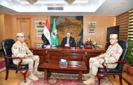 محافظ الفيوم يتلقى التهنئة من المستشار العسكري بتجديد الثقة