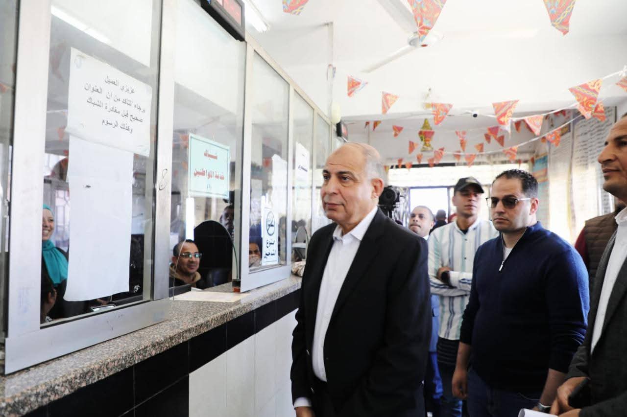 محافظ المنيا يتفقد المركز التكنولوجي بديرمواس ويشدد على تحسين خدمات التحول الرقمي