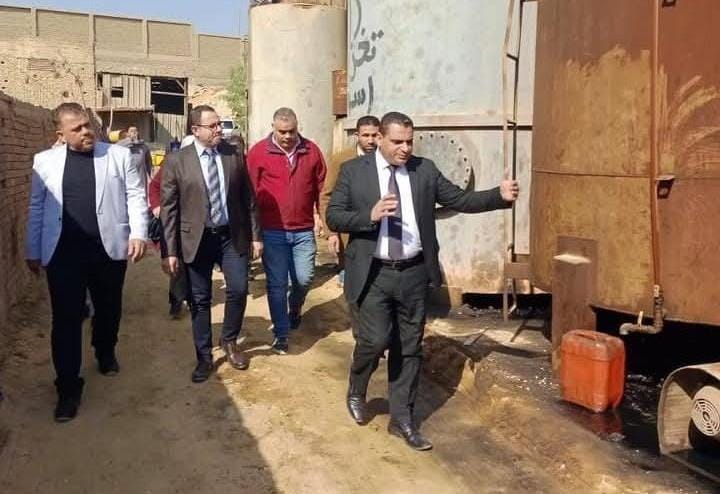 تموين الجيزة يضبط منشآت غير مرخصة لغش زيوت السيارات والأسمدة الزراعية