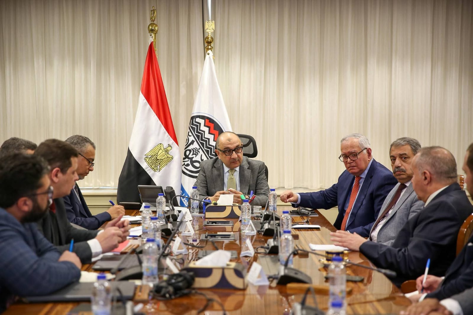 وزير قطاع الأعمال العام يبحث مع الاتحاد العام للمستثمرين الأفرو آسيوي فرص الشراكة والاستثمار