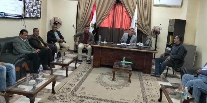 جهود مكثفة للوحدة المحلية بإهناسيا في النظافة والتصدي للتعديات ورفع كفاءة الخدمات