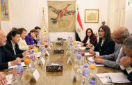 وزيرة الثقافة تبحث مع نظيرتها اليونانية تعزيز التعاون الثقافي المشترك بين مصر واليونان