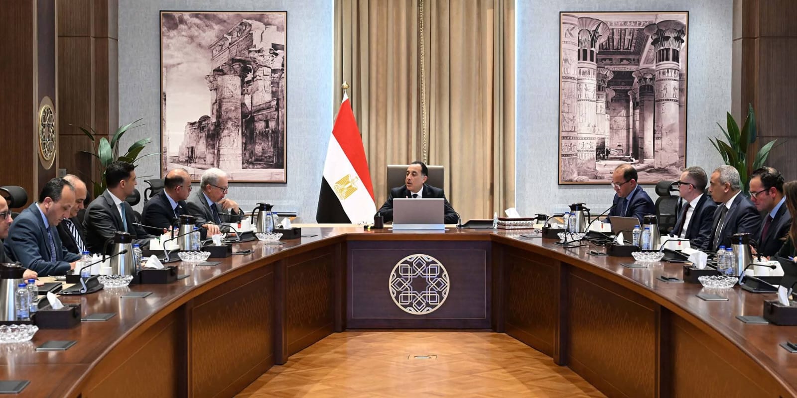 رئيس الوزراء يستعرض أولويات المرحلة المقبلة في الملفات الاقتصادية