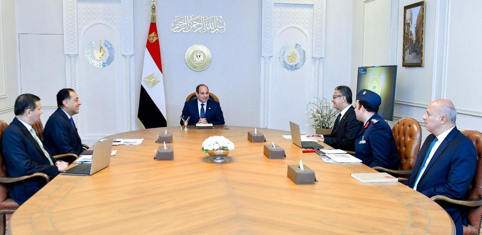 الرئيس السيسي يتابع موقف المخزون الاستراتيجي من السلع الغذائية الأساسية