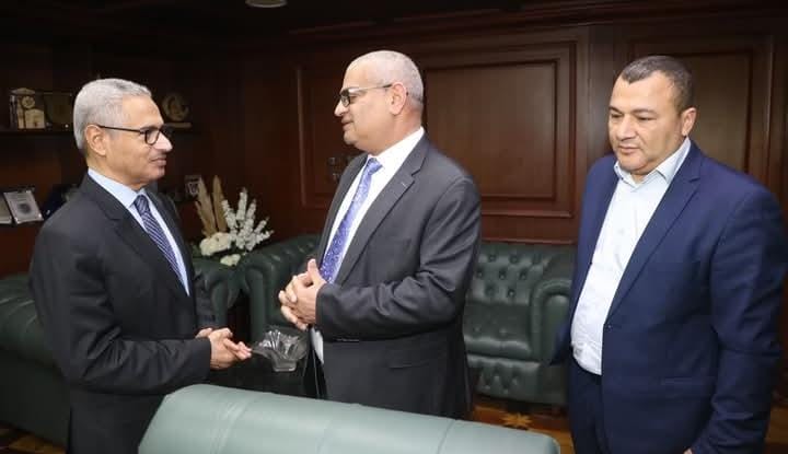 محافظ بني سويف يستقبل نقيب الأطباء ويؤكد دعم تطوير المنظومة الصحية