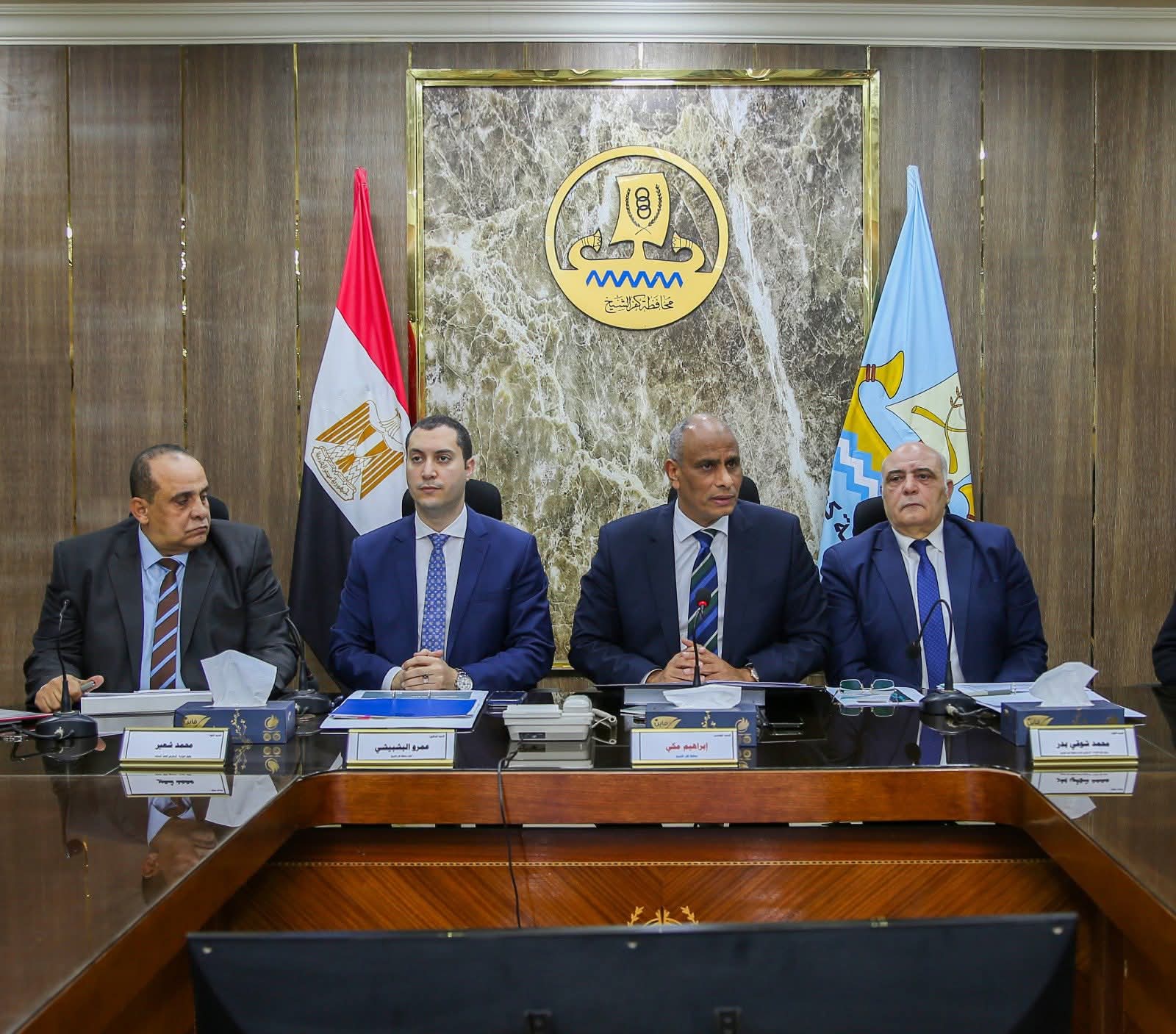 محافظ كفرالشيخ يستعرض خطط التنمية وإزالة التعديات وتعزيز الخدمات