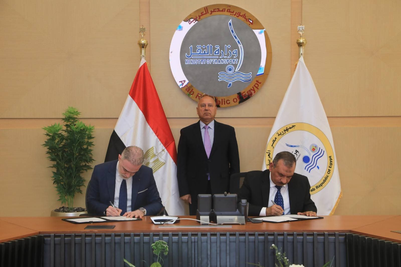 توقيع بروتوكول تعاون بين شركة القناة للتوكيلات الملاحية و تراست للتجارة والنقل