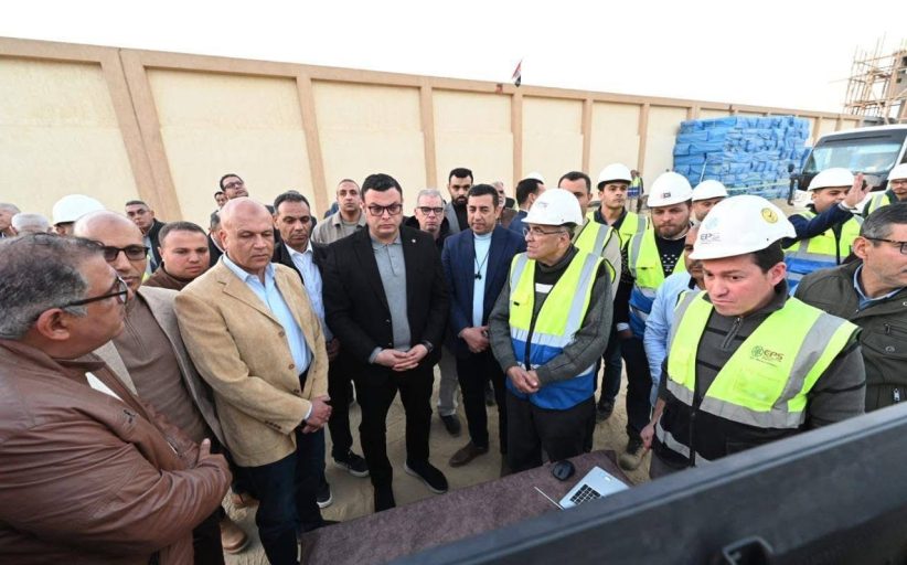 وزير الإسكان يتابع مشروعات الشيخ زايد ويشدد على الالتزام بالجداول الزمنية