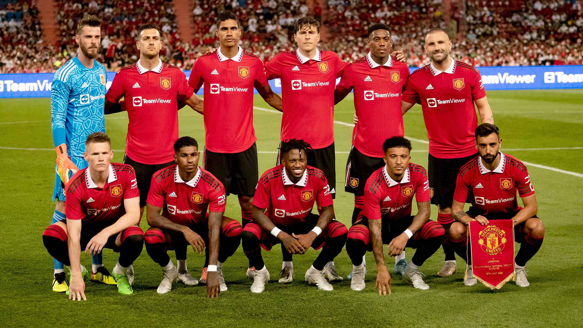 مانشستر يونايتد يواجه إيفرتون في مواجهة حاسمة بالدوري الإنجليزي