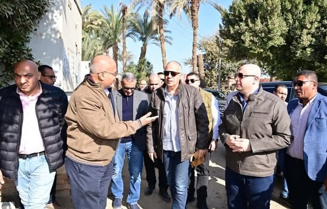 وزير الري يتفقد مشروعات 