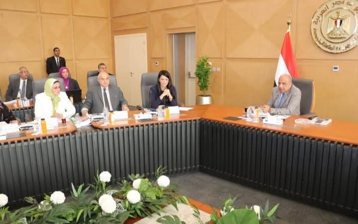 وزير الكهرباء يترأس الجمعية العامة لنقل الكهرباء ويؤكد تطوير الشبكة لاستيعاب الطاقات المتجددة