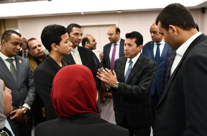 وزير الشباب يلتقي نواب البرلمان خريجي برامج المحاكاة ويؤكد نجاحها في إعداد كوادر سياسية واعدة