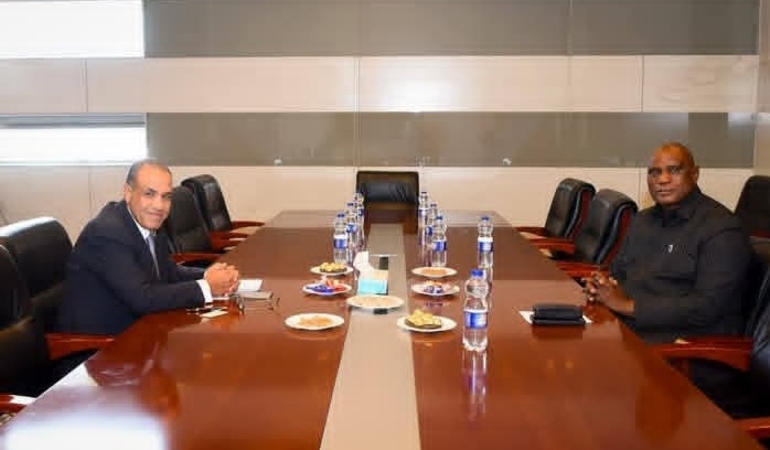 مصر وجامبيا تبحثان توسيع آفاق التعاون المشترك على هامش القمة الأفريقية