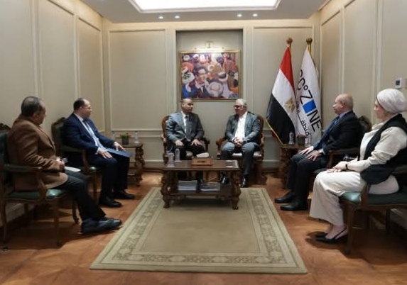 الهيئة الاقتصادية لقناة السويس ووزارة العمل تتعاونان لدعم الاستثمار والعمالة الماهرة