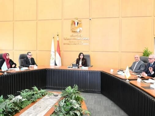 وزيرة الإسكان تتابع موقف تقنين الأراضي المضافة في المدن الجديدة