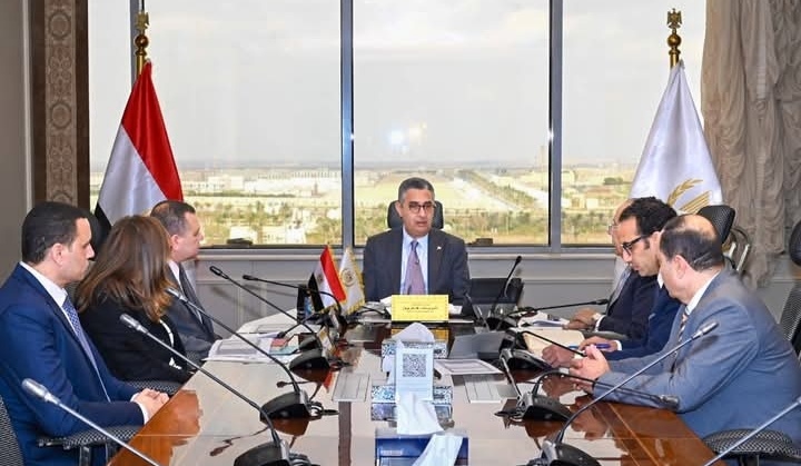 وزير التموين يتابع صرف المنحة الإضافية ويقر مد ساعات العمل وزيادة الاستعاضة للتجار